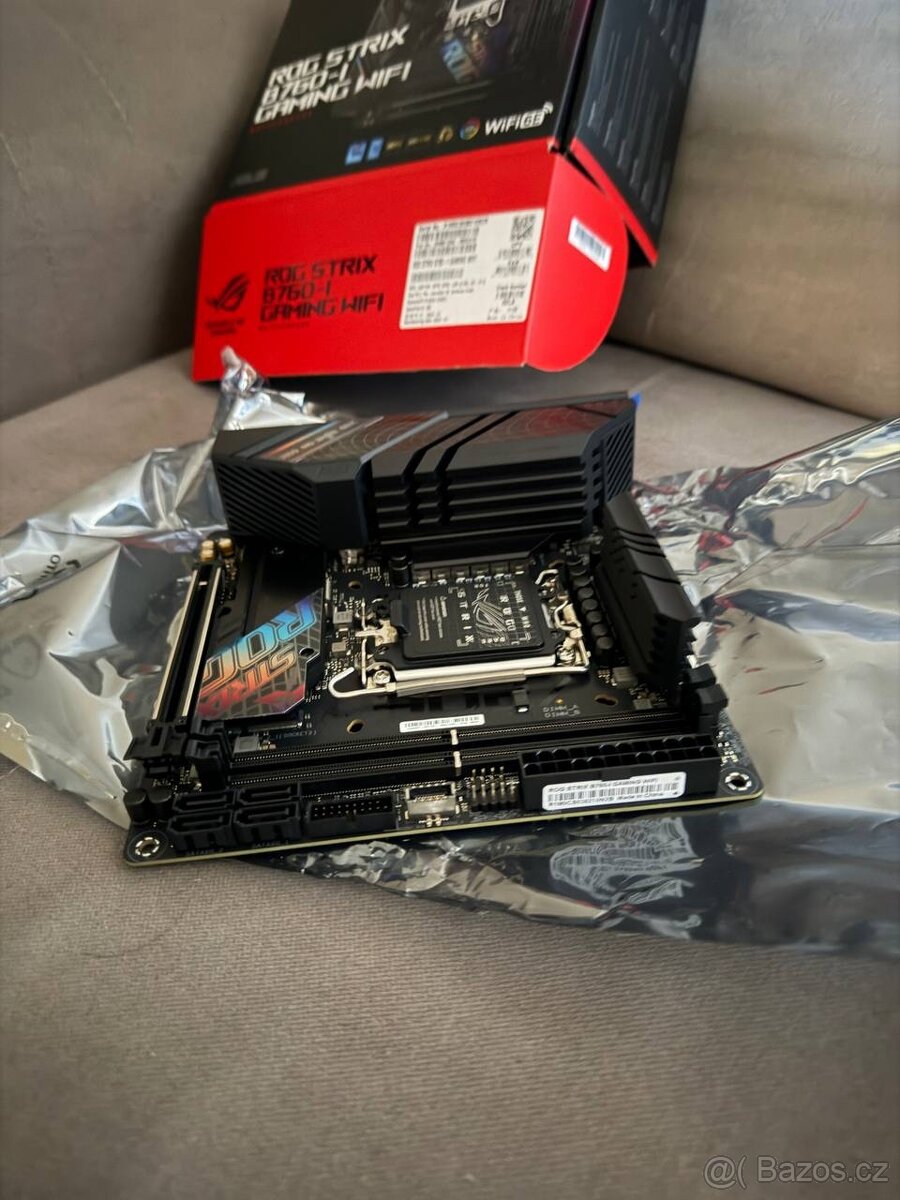 ROG STRIX B760-1 mini ITX - 5