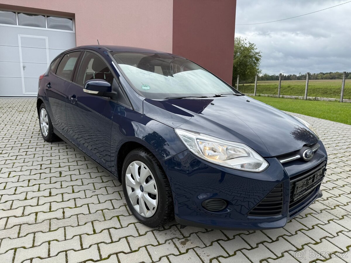 Ford Focus MK3 1.6i Benzín 77kw 2012 Serviska Nová STK DOVOZ - 5