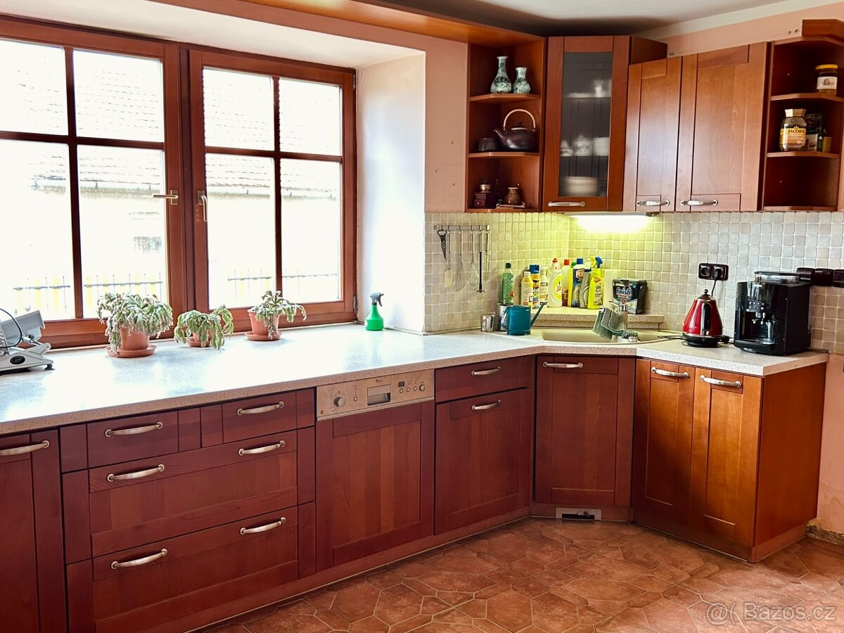 Historický statek s krásnými interiéry - 5