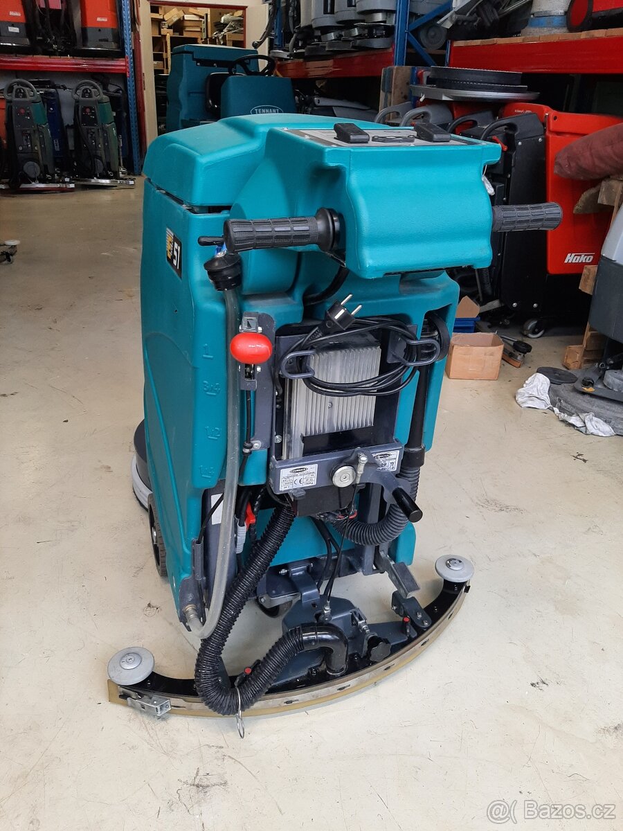 Podlahový mycí stroj Eureka E51 - 5