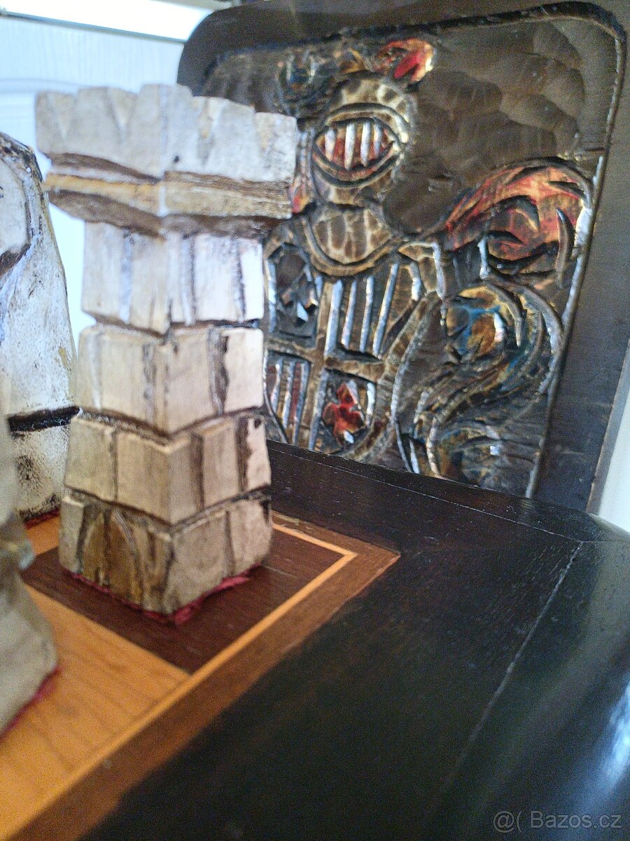 Unikátní (antik) Šachový stolek, ručně vyrobená šachová sada - 5