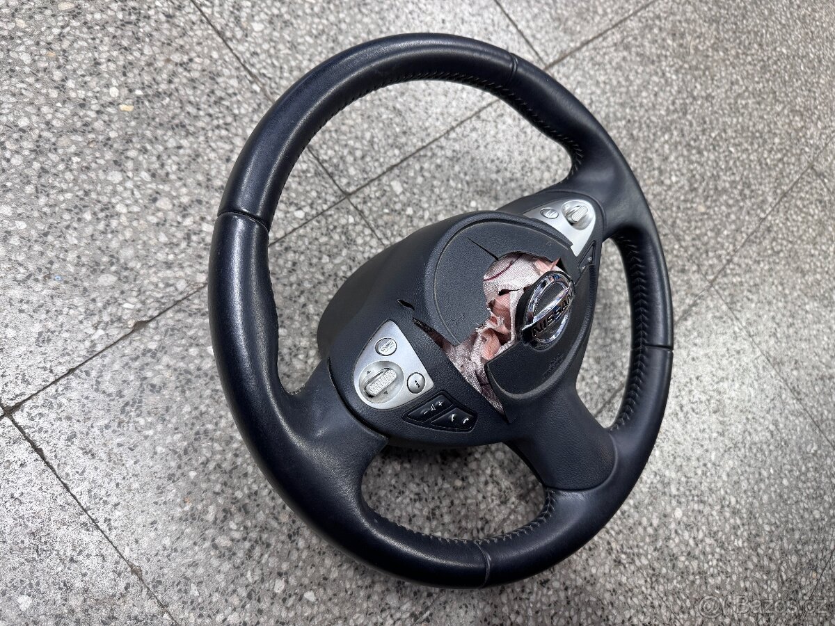 Airbagy, světla, víko kufru + okno, dveře Nissan Juke F15 - 5