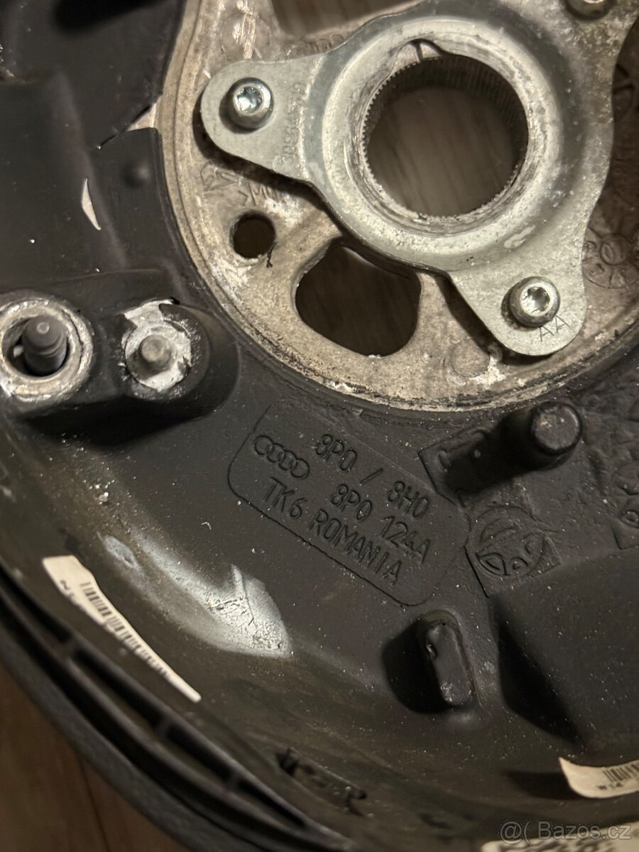 Tříramenný kožený volant Audi S3 8P - 5