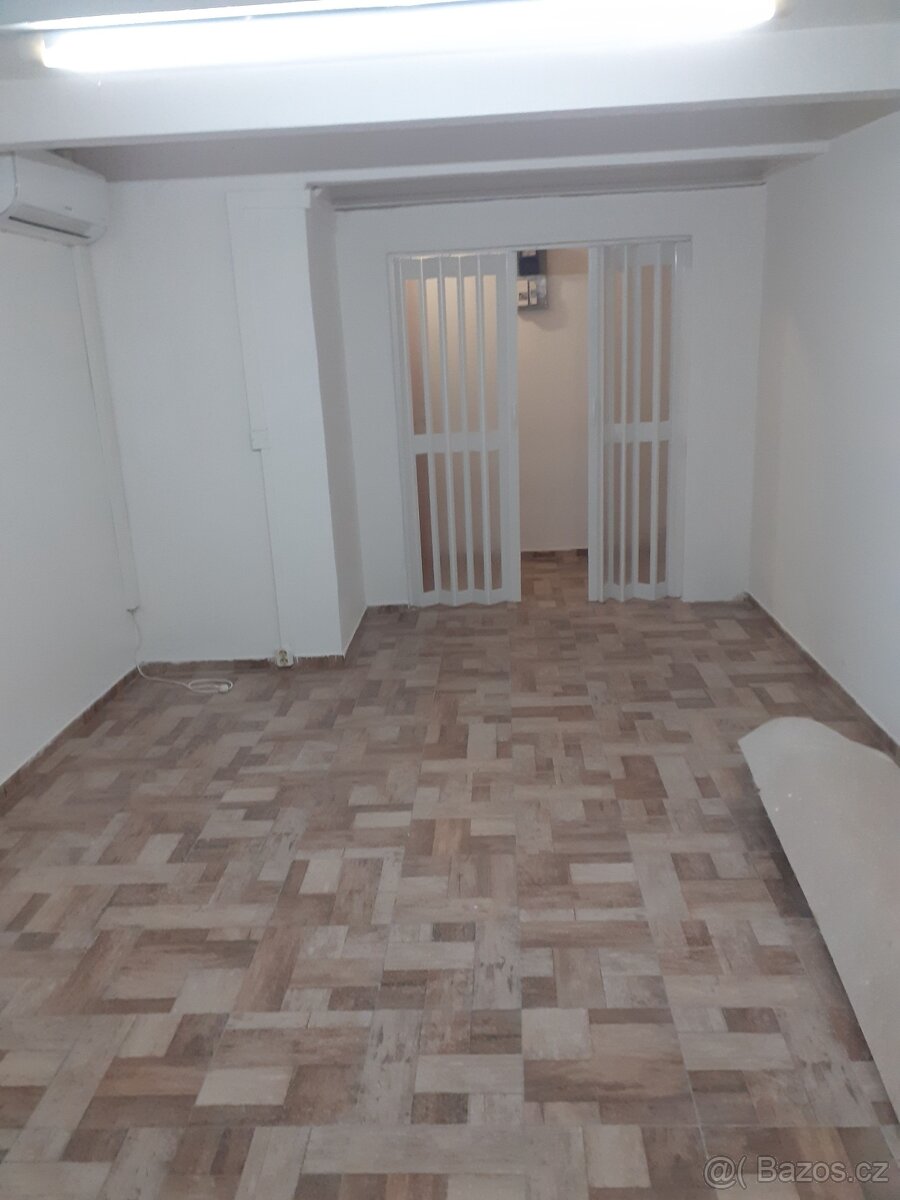 Pronájem nebytového prostoru 1+1 Uh.Hradiště - 5