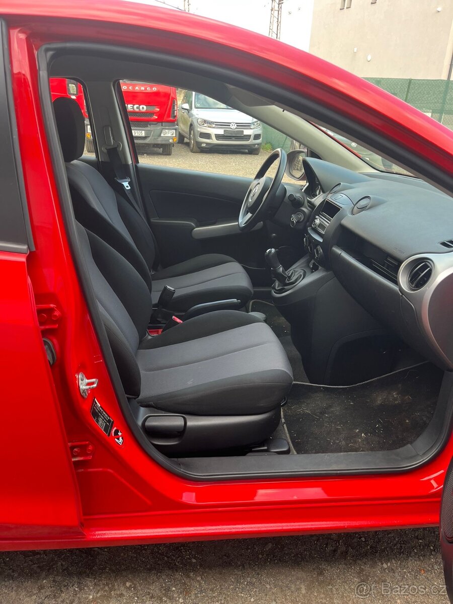 Mazda 2 1.4i 111tkm - 5