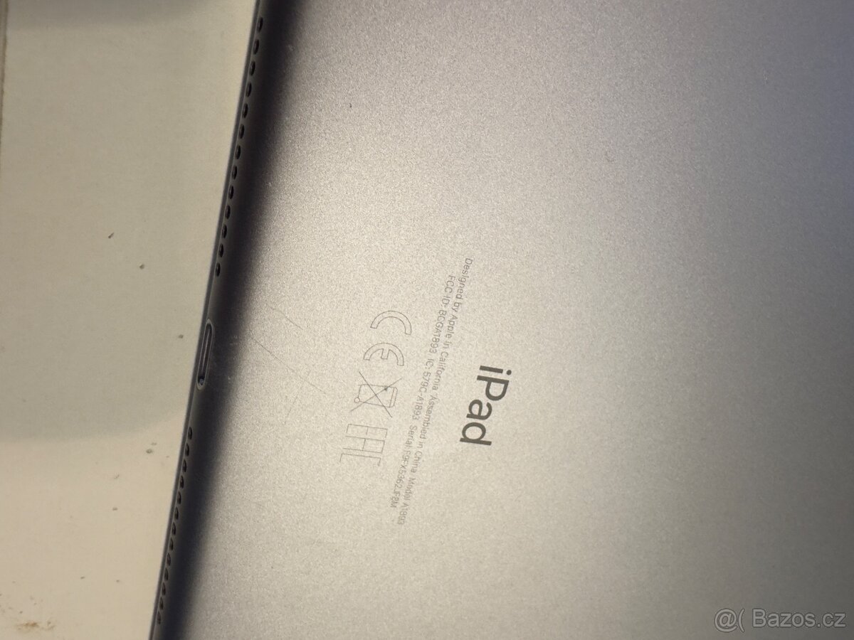 iPad 6. generace (2018) 128GB - 5