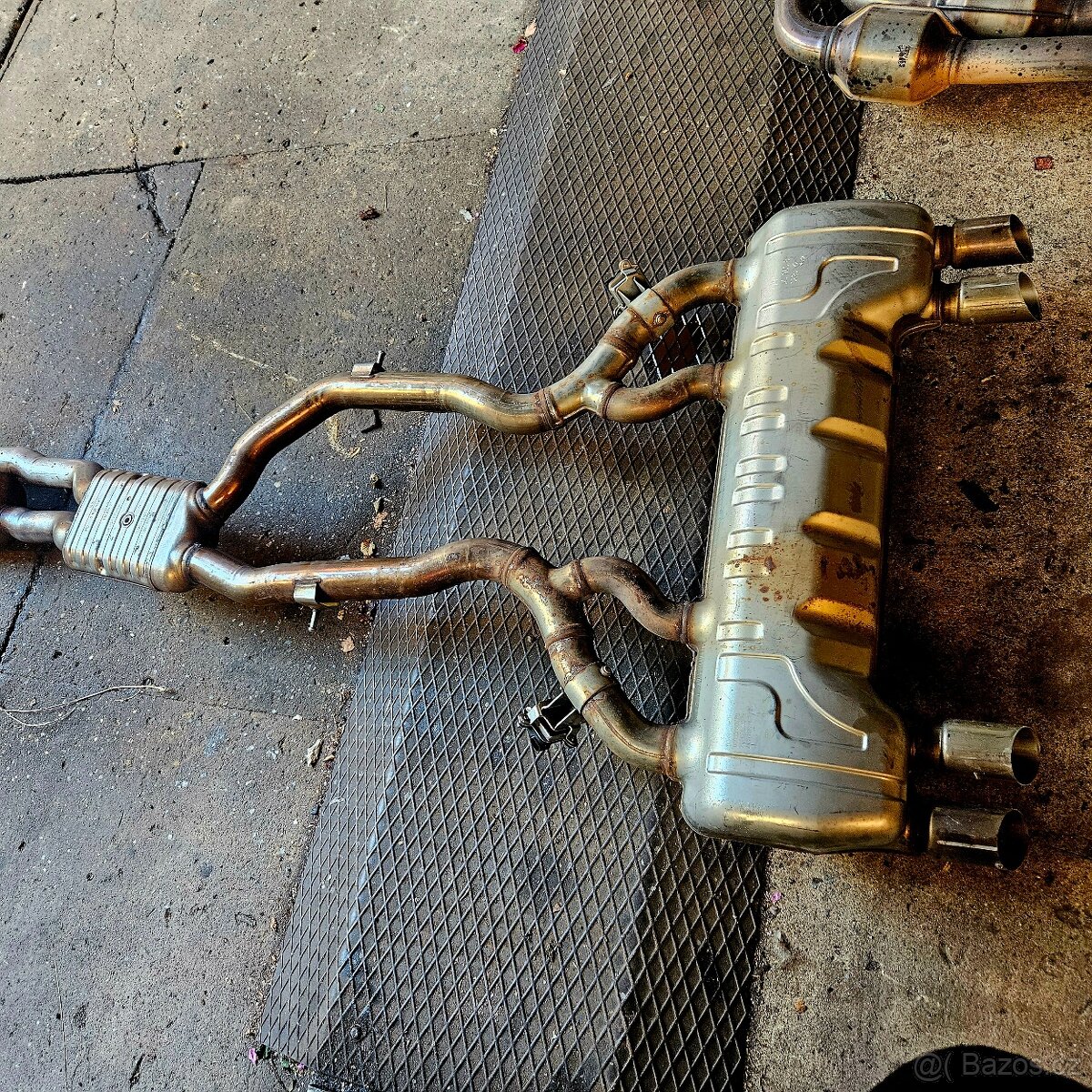 BMW M2 F87 výfuk - 5
