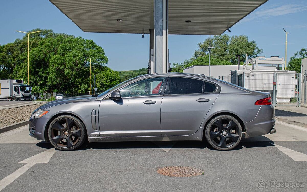 Jaguar XF 4.2 SV8 306kw - 5