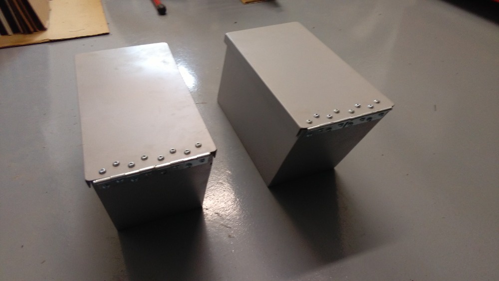 Plechové bedny/boxy na traktor nebo bagr... - 5