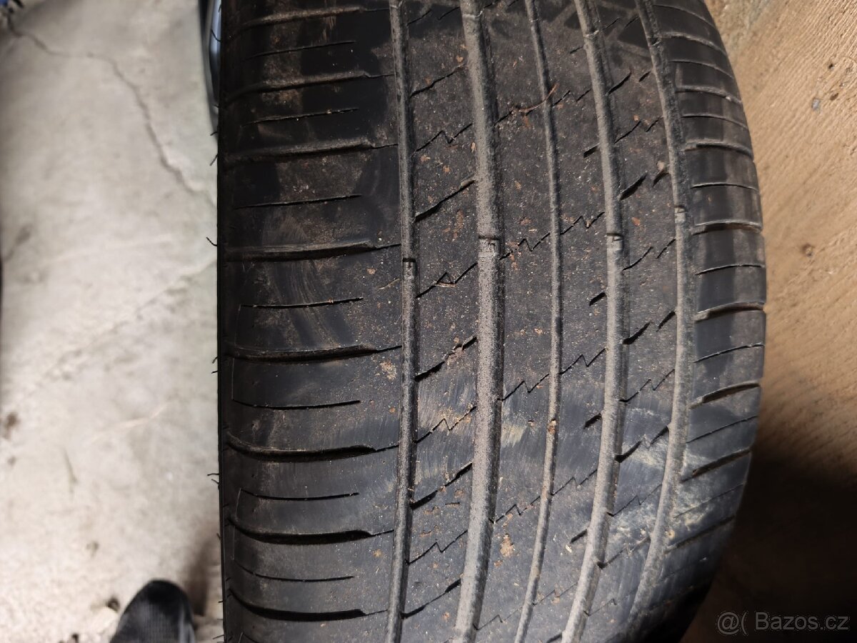 Audi Sport 5 Arm Blade 275/35/ZR21 - 5