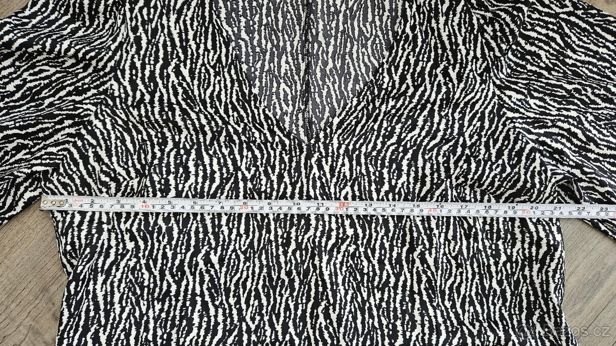 Vzorované šaty/tunika s výstřihem do V - H&M 40 - 5