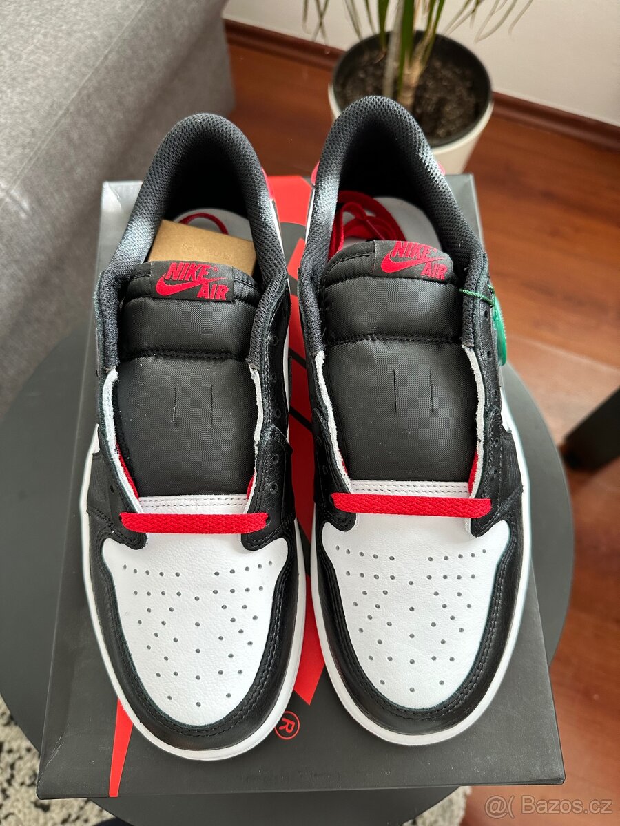 Air Jordan 1 Low OG Black Toe (2023) - 5