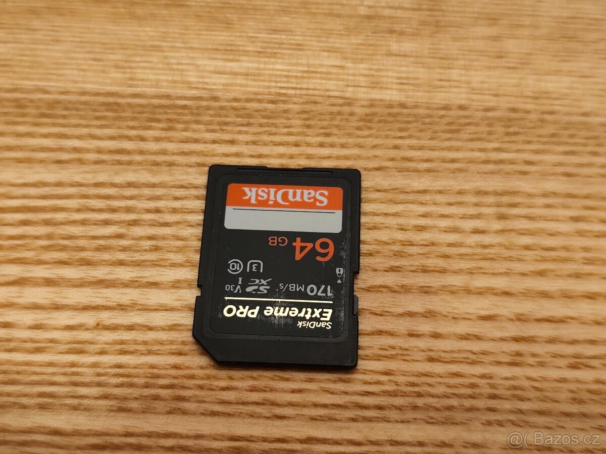 Olympus OM-D E-M10 Mark III - 5