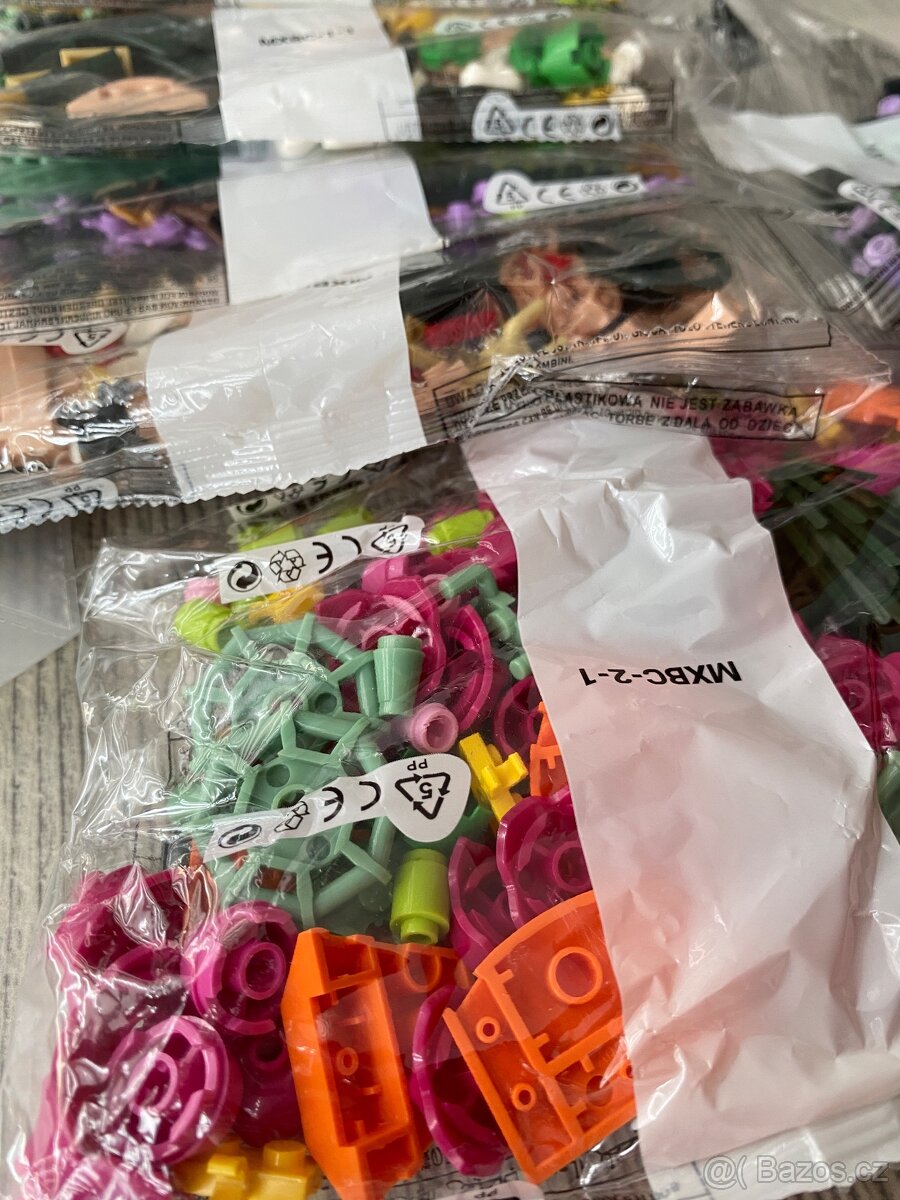 NOVÉ Kytice - 756ks kostek - 5