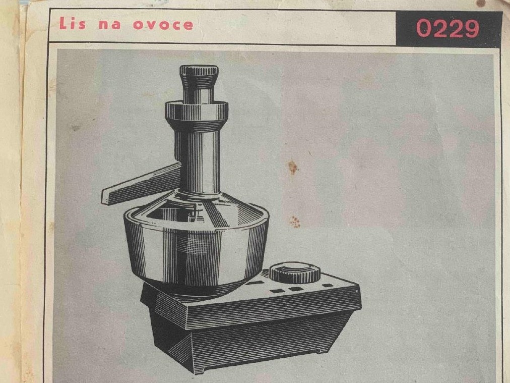 Kuchyňský robot ve skříňce - 5