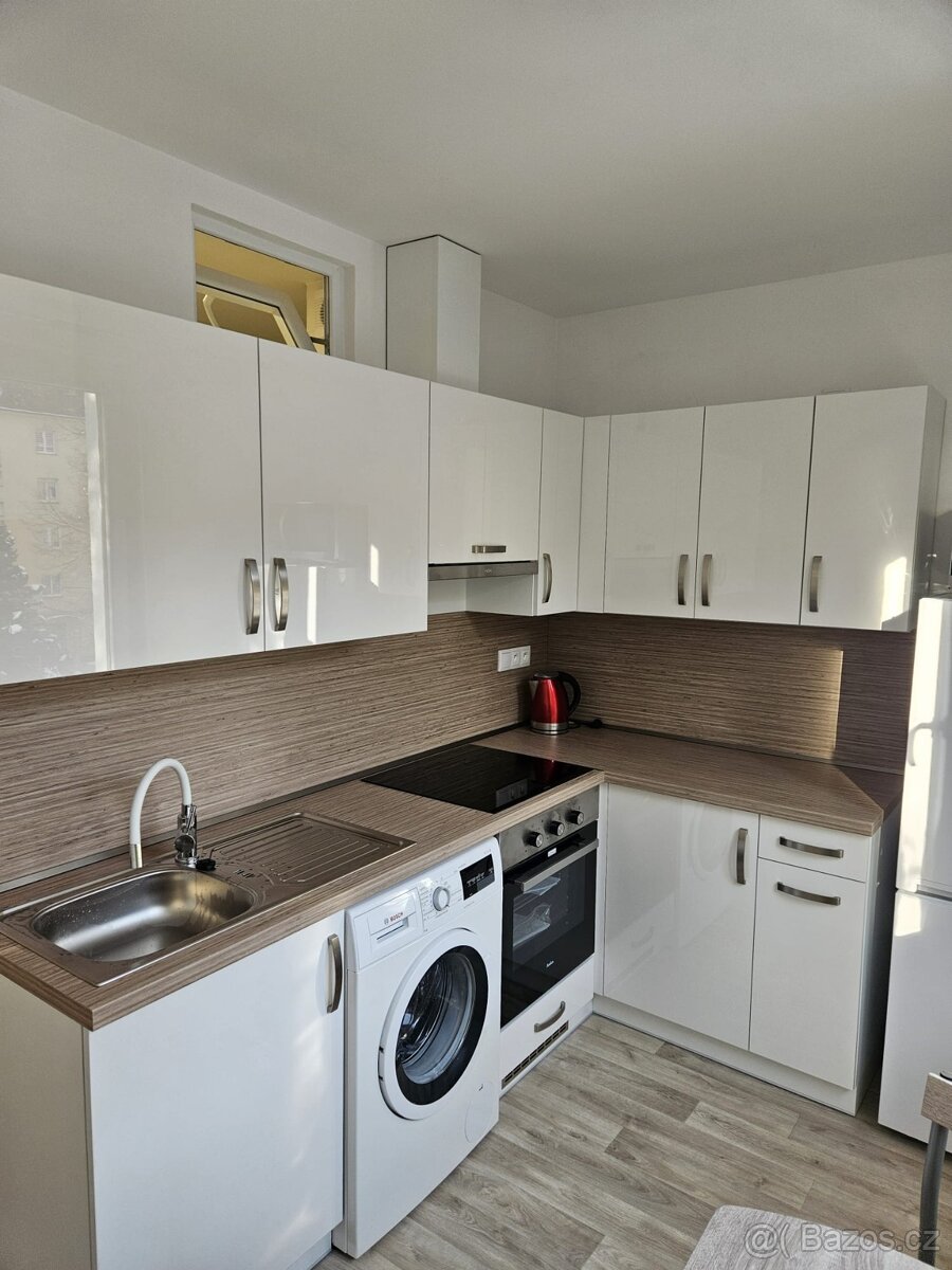 Pronájem Bytu 1+1 50 m2 Vsetín - 5