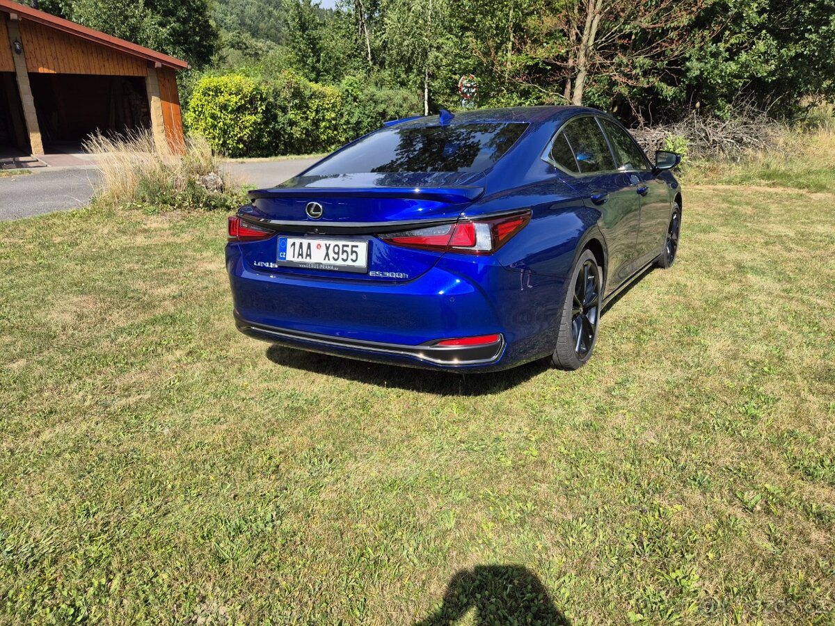 Prodám Lexus ES 300h - 5