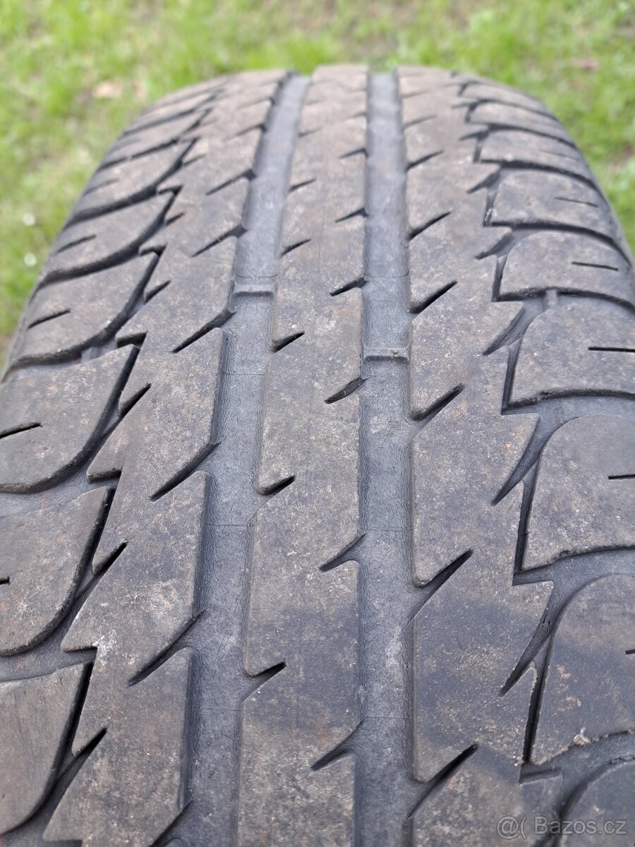Prodám pneu Kleber 195/65 R15 - 5
