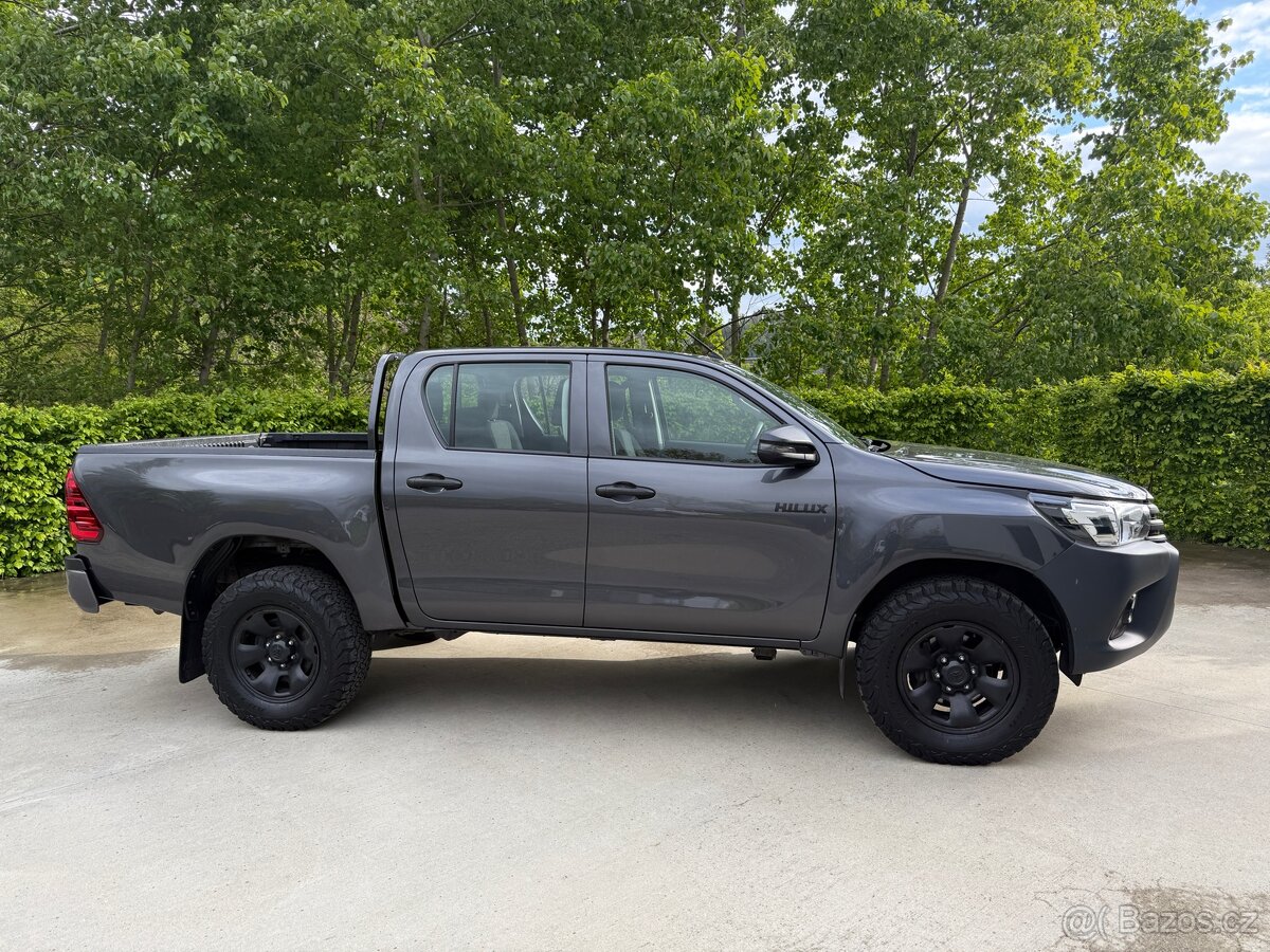 TOYOTA HILUX 2.4 D4D WEBASTO 1.Majitel DPH
