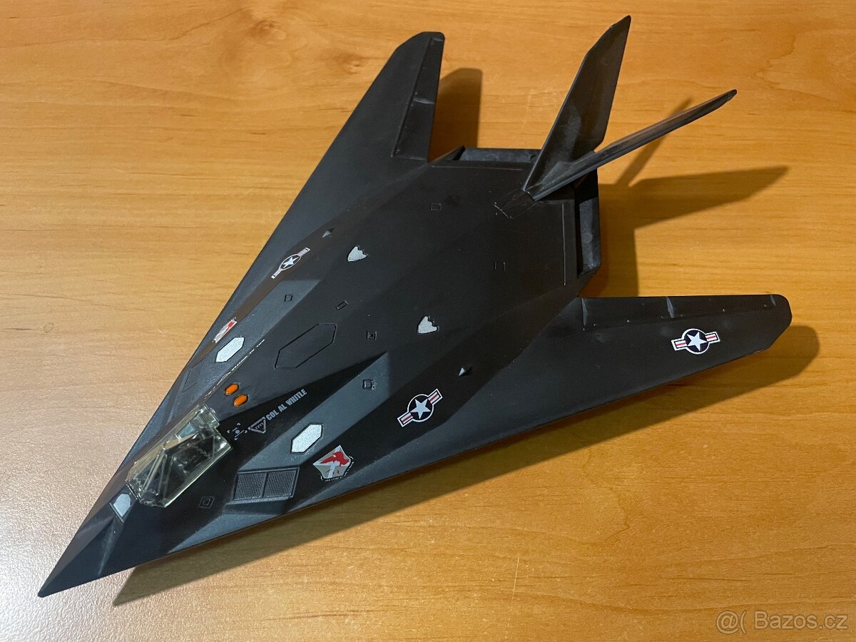 Plastové modely letadel - hračky - 5