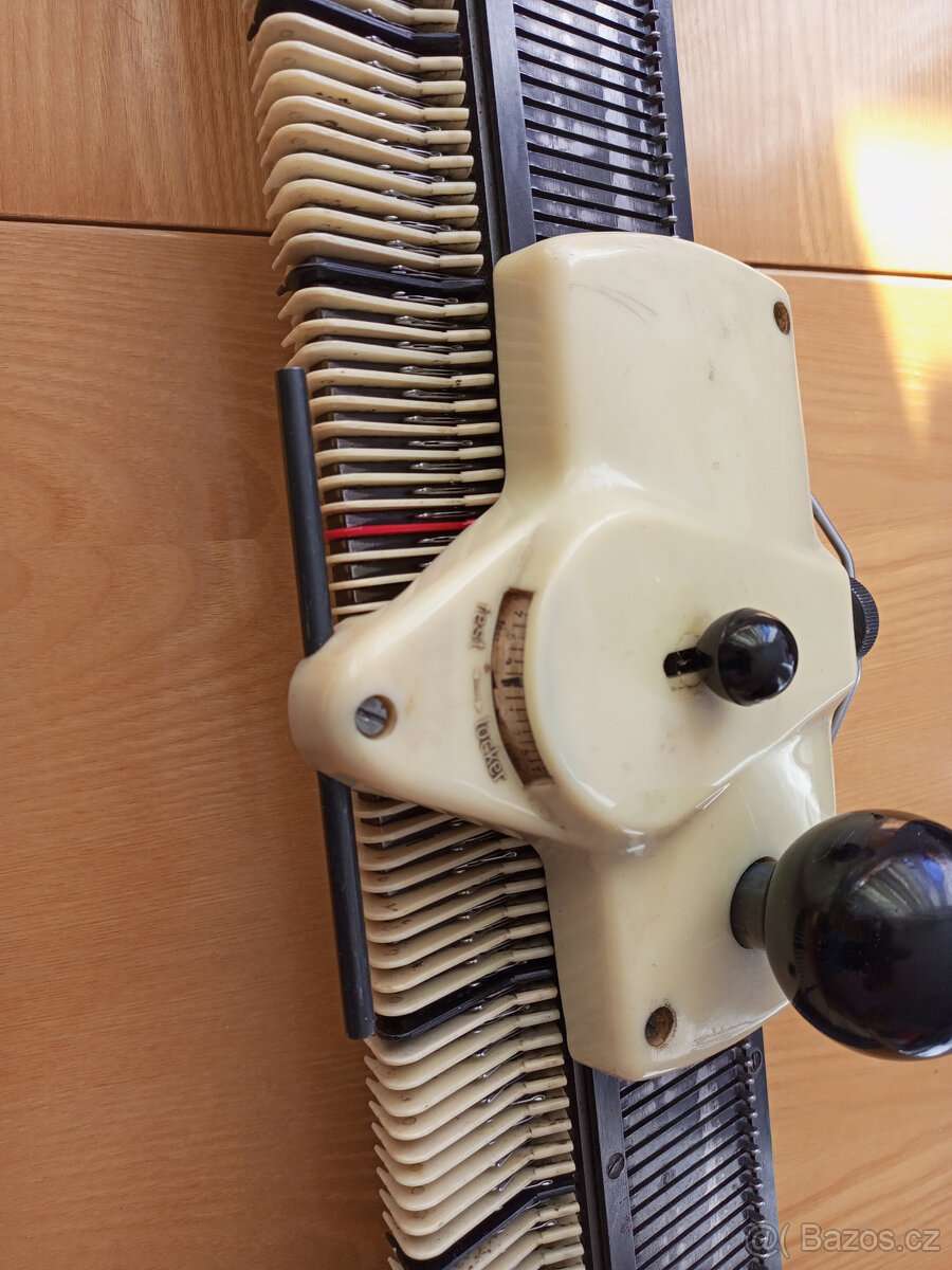 prodám kompletní výbavu pro domácí pletení - 5