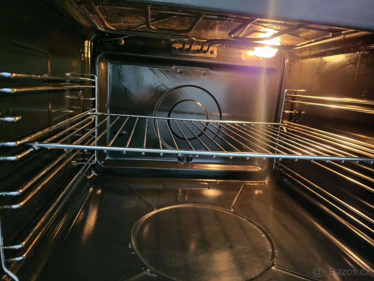 Zanussi - sklokeramický sporák s čistou troubou - 5