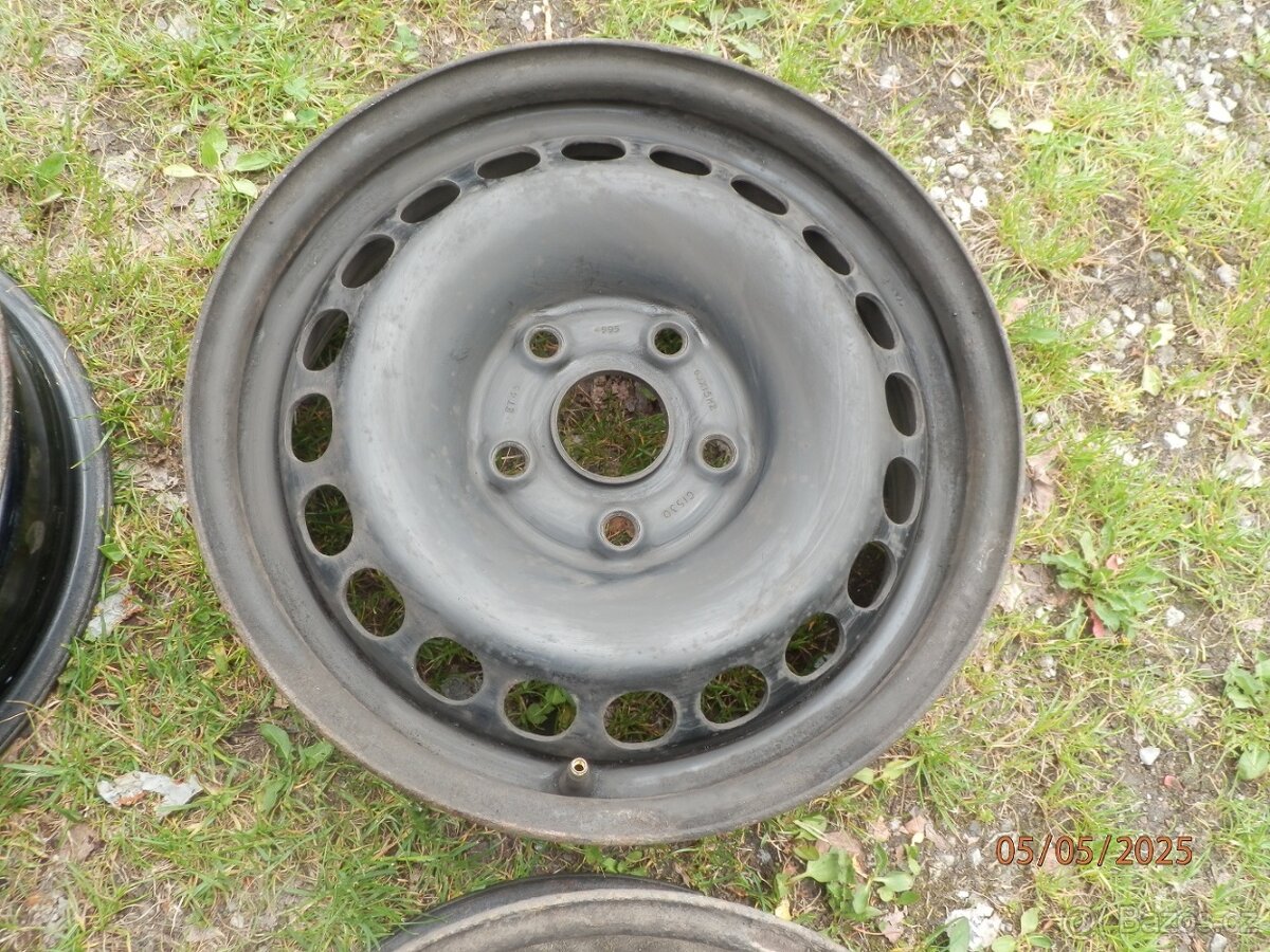 4xPlechové disky na AUDI A4 velikost 15tky. ET 45 - 5