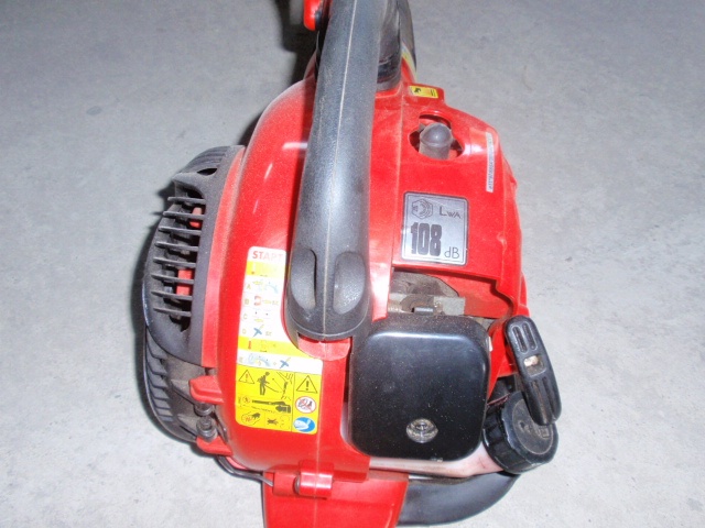 motorový foukač a vysavač na listí Hecht - 5