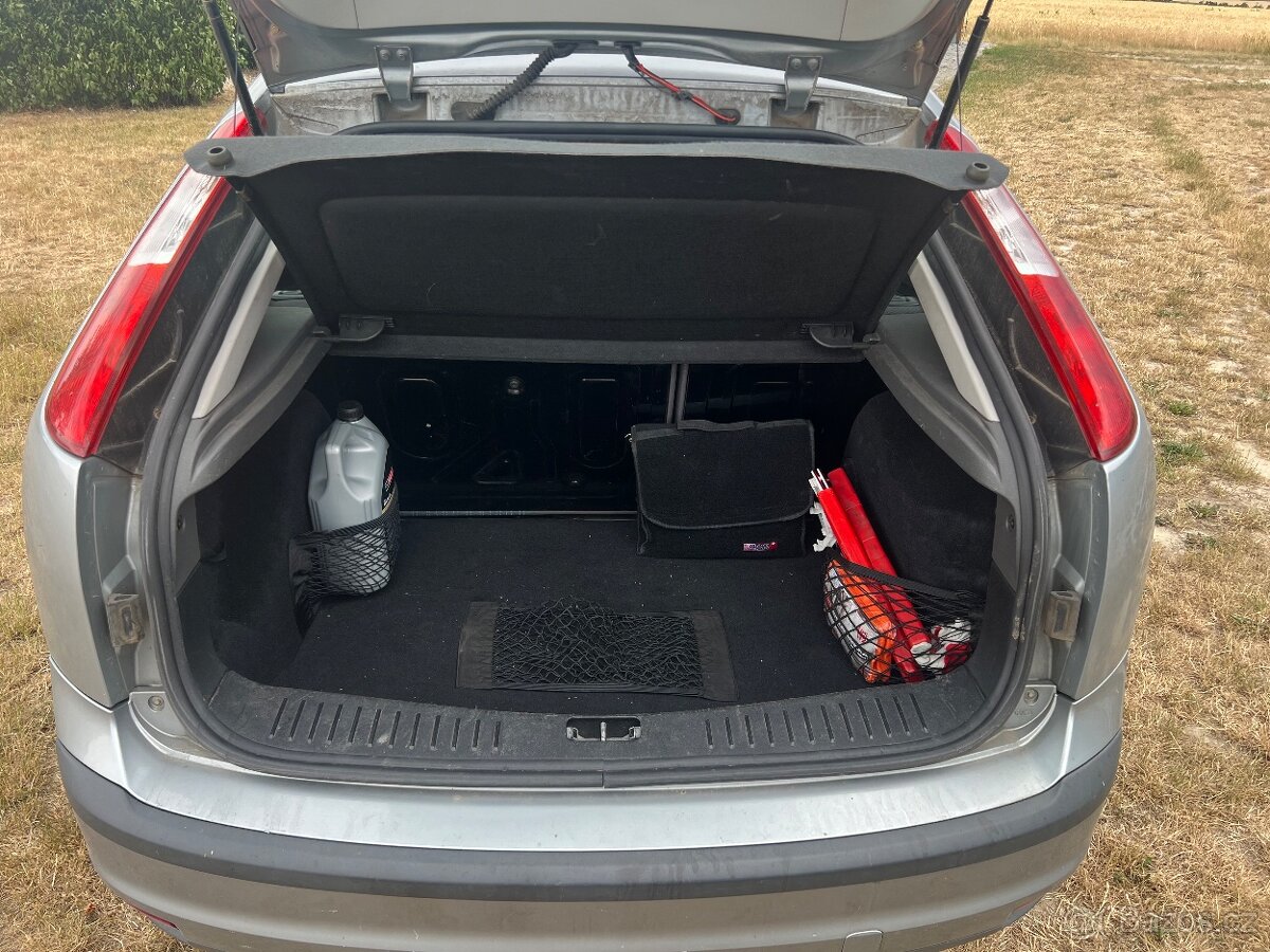 Ford Focus 1.6 benzín 74kW 2004 - 5