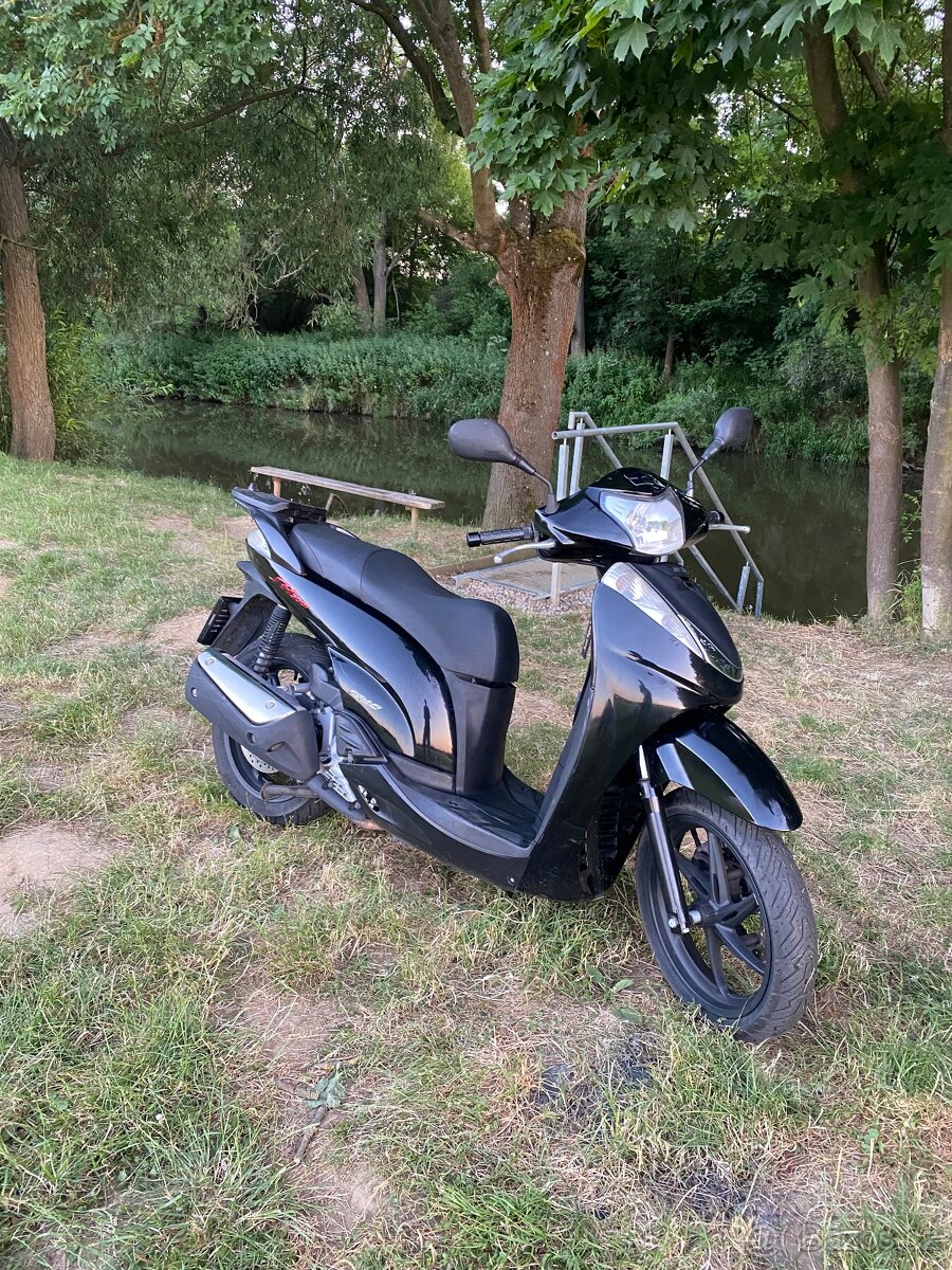Prodám skůtr Honda SH300i - 5