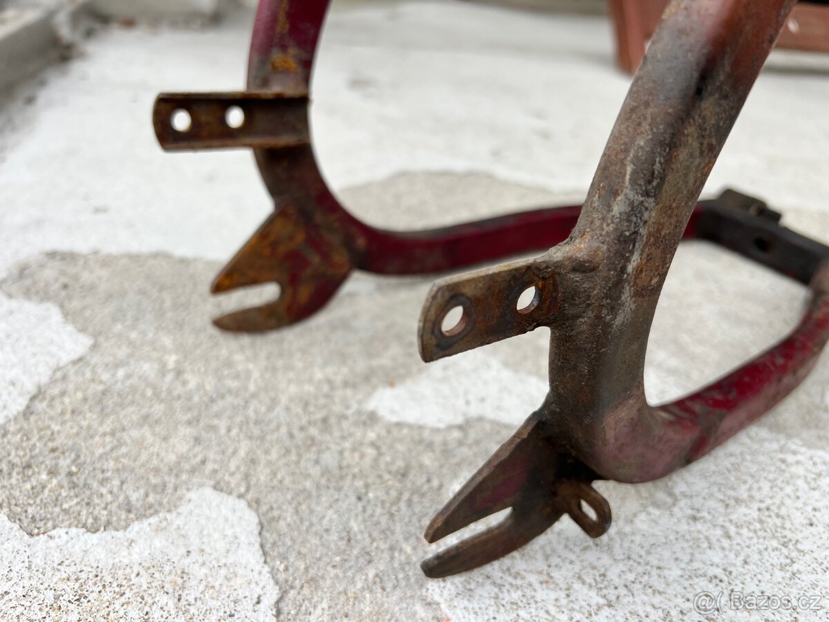 Jawa 550 zadní kyvka - 5