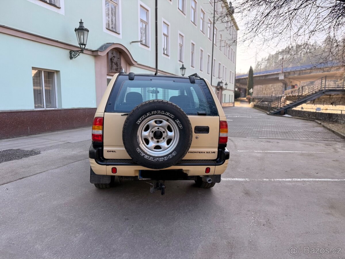 Opel Frontera 3.2 V6 manuál - 5