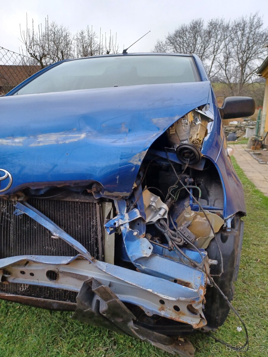 Toyota yaris 2001 - 5
