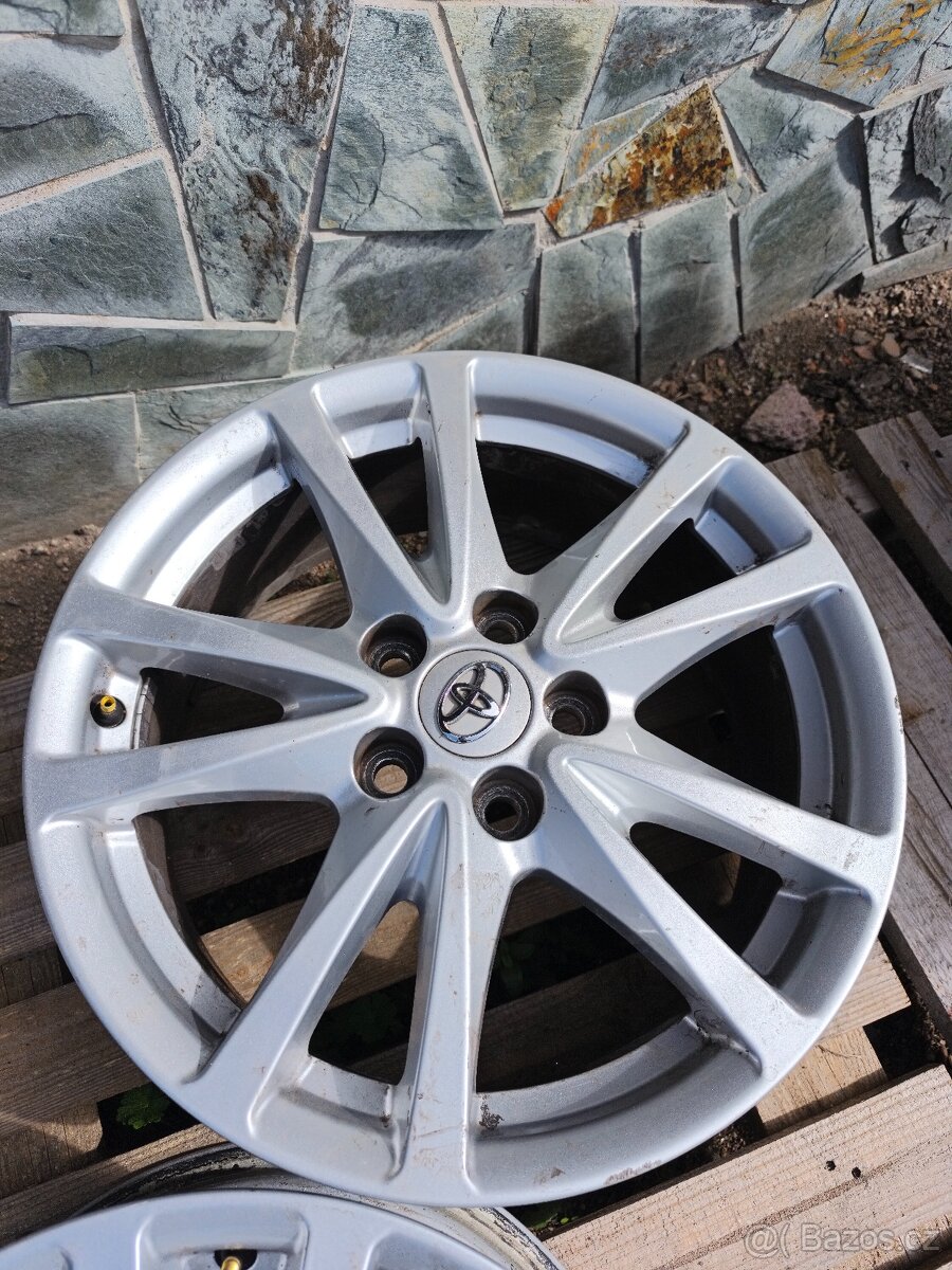 5x114,3 originál disky Toyota - 5