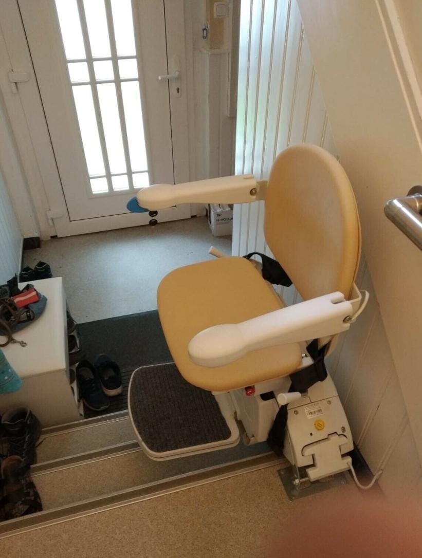 Schodišťová sedačka výtah + montáž - 5