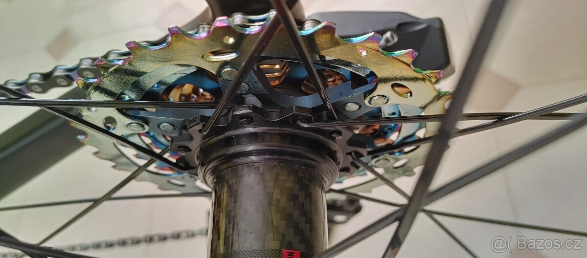 silniční karbonové kolo s elektronickým řazením - 5