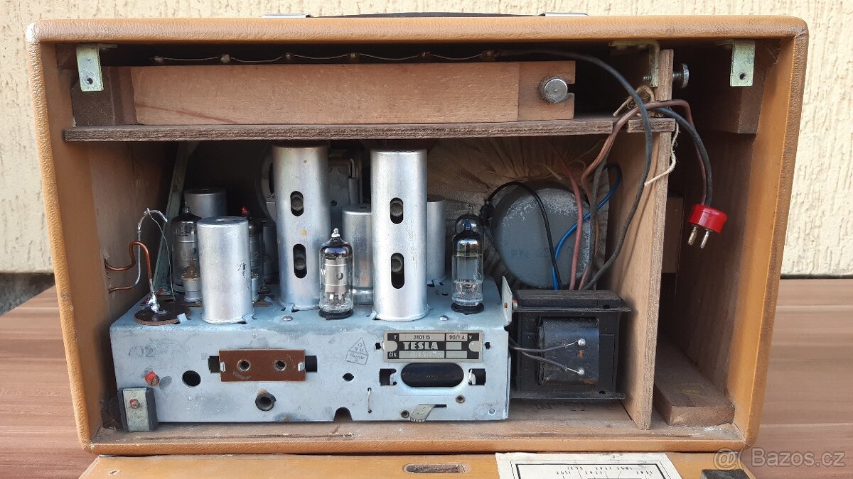 Elektronkové bateriové rádio TESLA 3101B - 5
