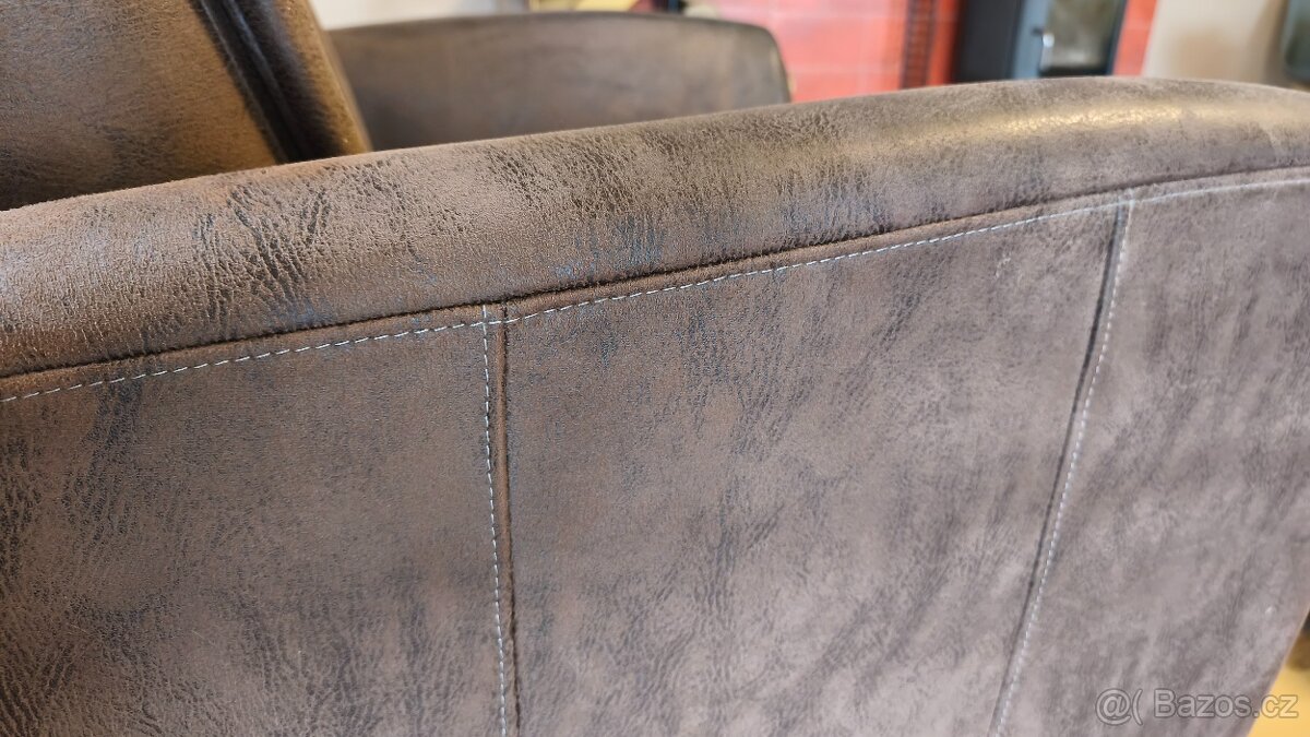 Kožený gauč a křesla - 5