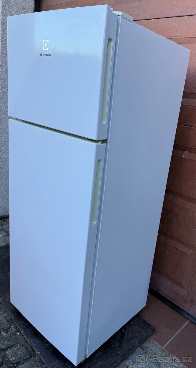 Lednice s mrazákem Hisense RB343D4AW1 - 5