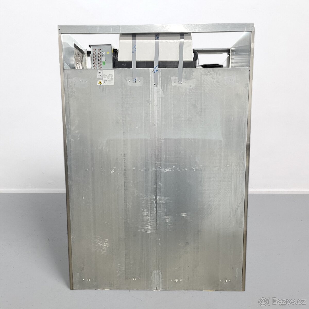Gastro profi lednice 140x81x212 cm - 1400L - se 2 dveřmi - 5