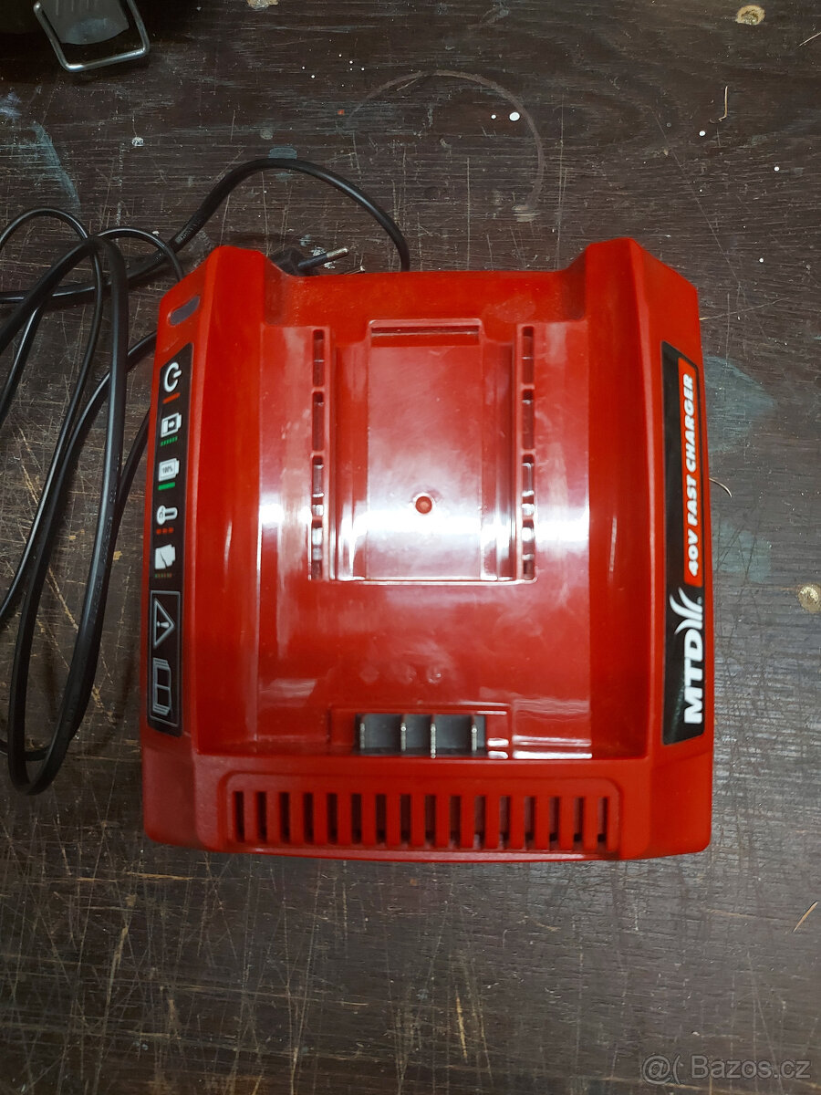 Vysavač + foukač listí MTD - 5