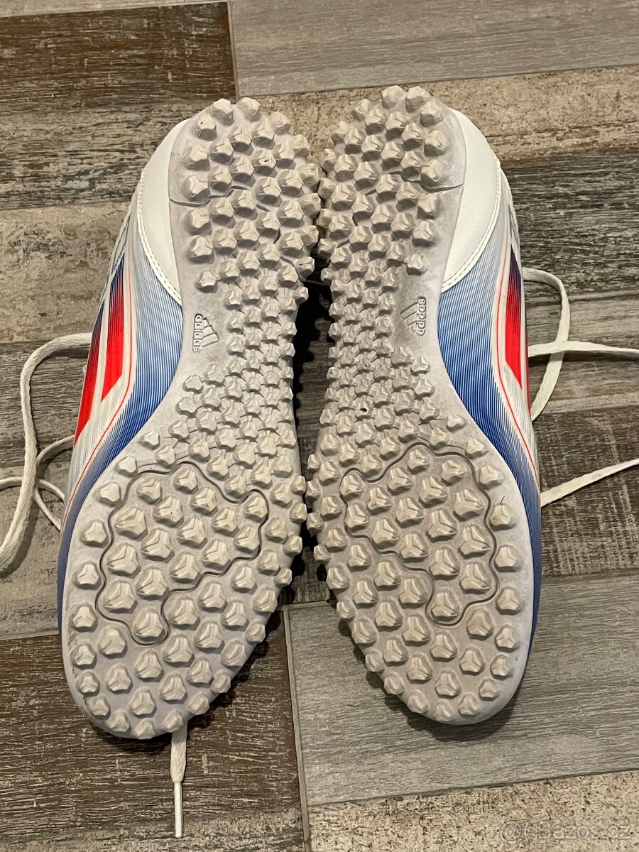 Turfy adidas 44 2/3 - 5