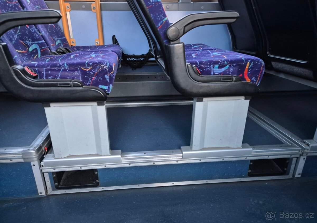 2x identický Irisbus Crossway 62míst - 5