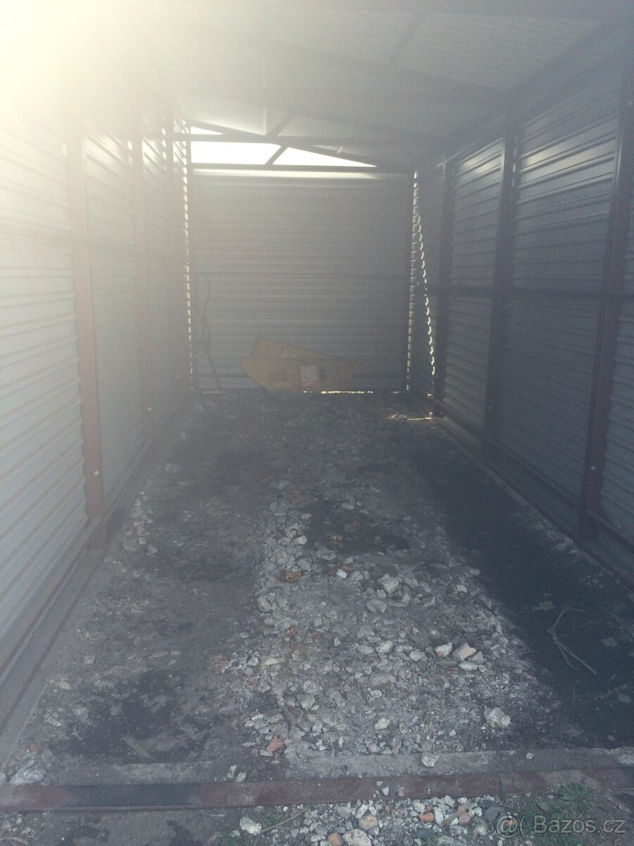 Železnou, robustní garáž, bez pozemku - 5