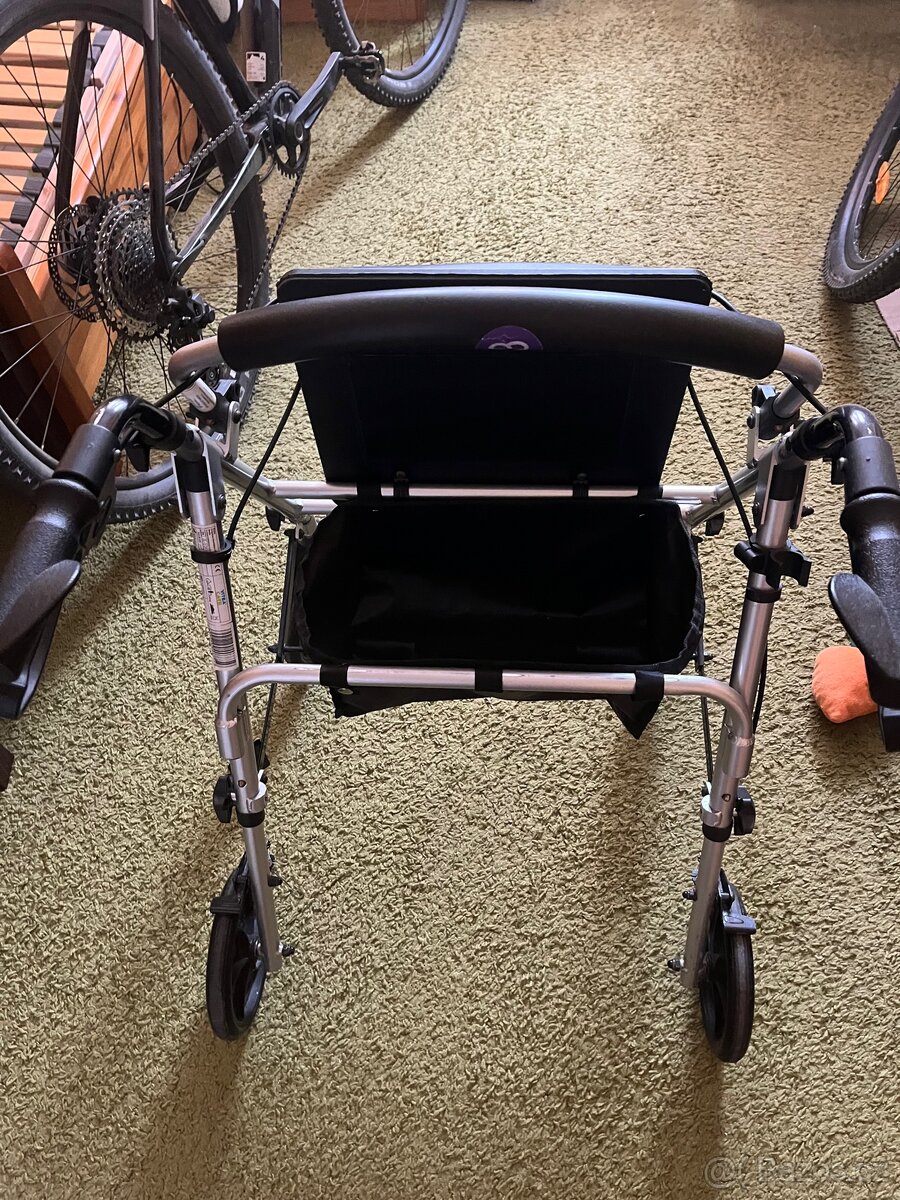 Prodej invalidního chodítka - 5