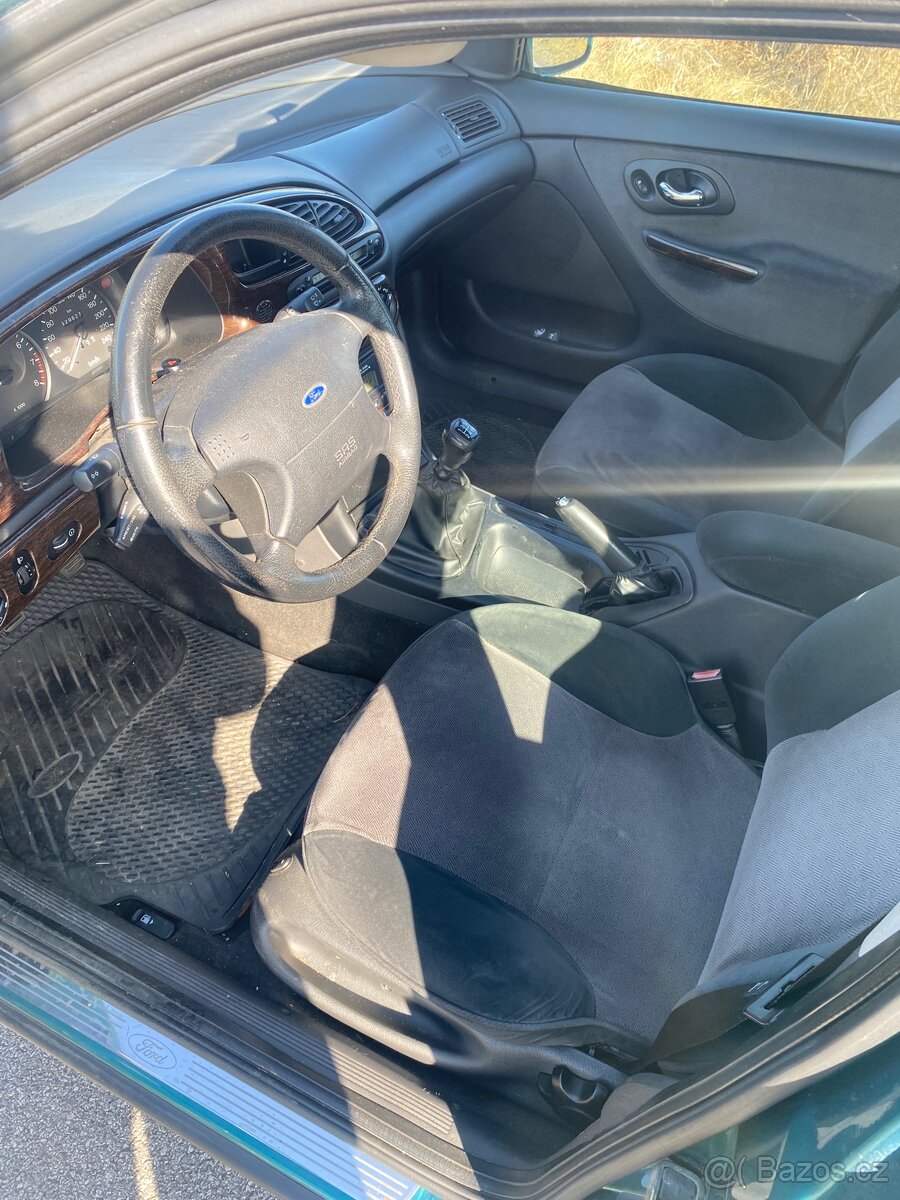 Ford Mondeo 2,5 v6 - 5