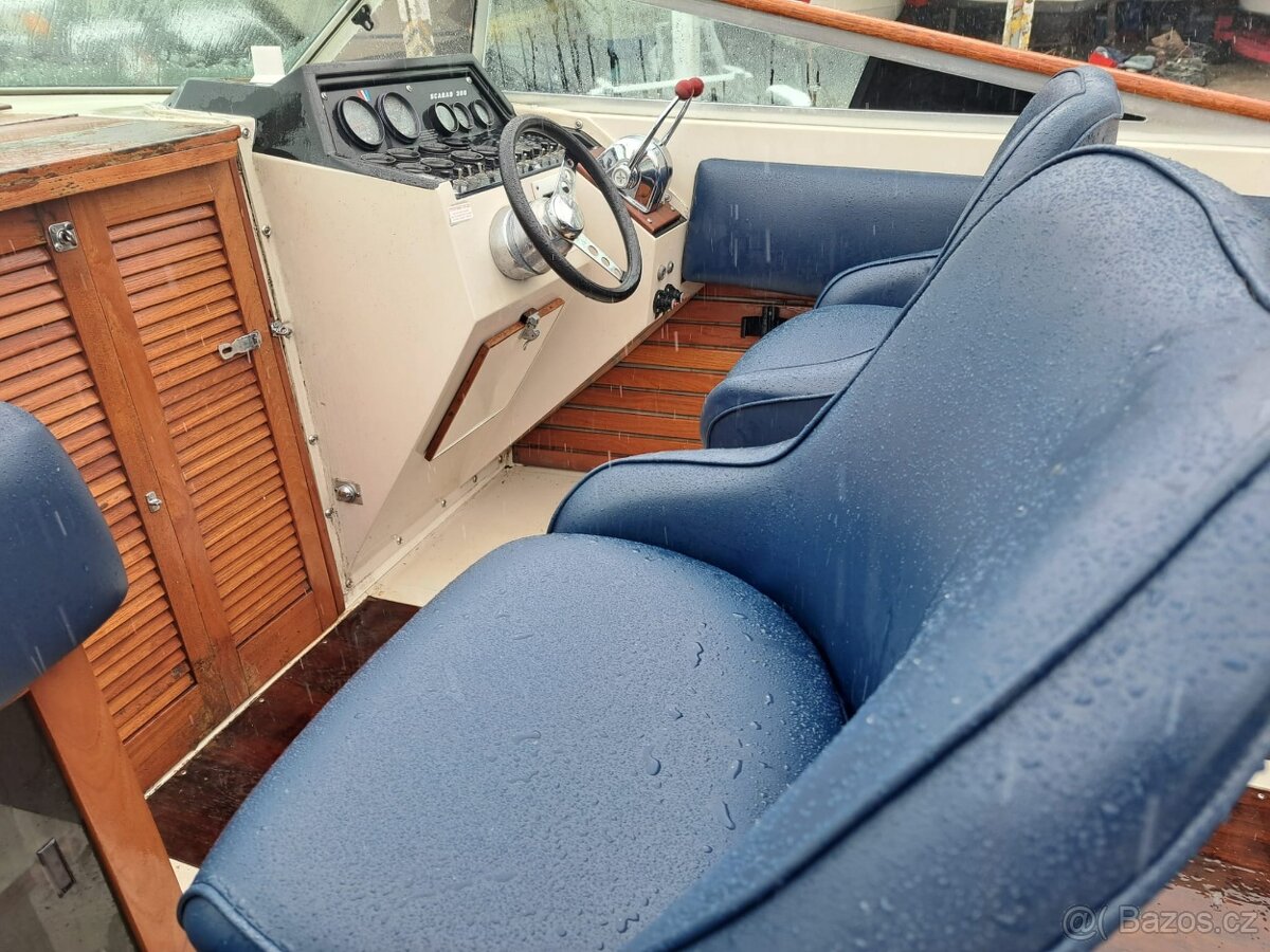 Loď člun Scarab 300 - 5