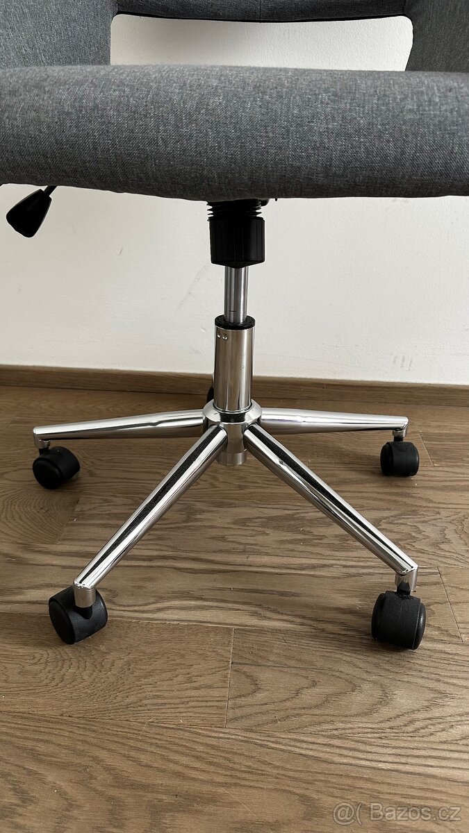 Krásné otočné židle na kolečkách - 5