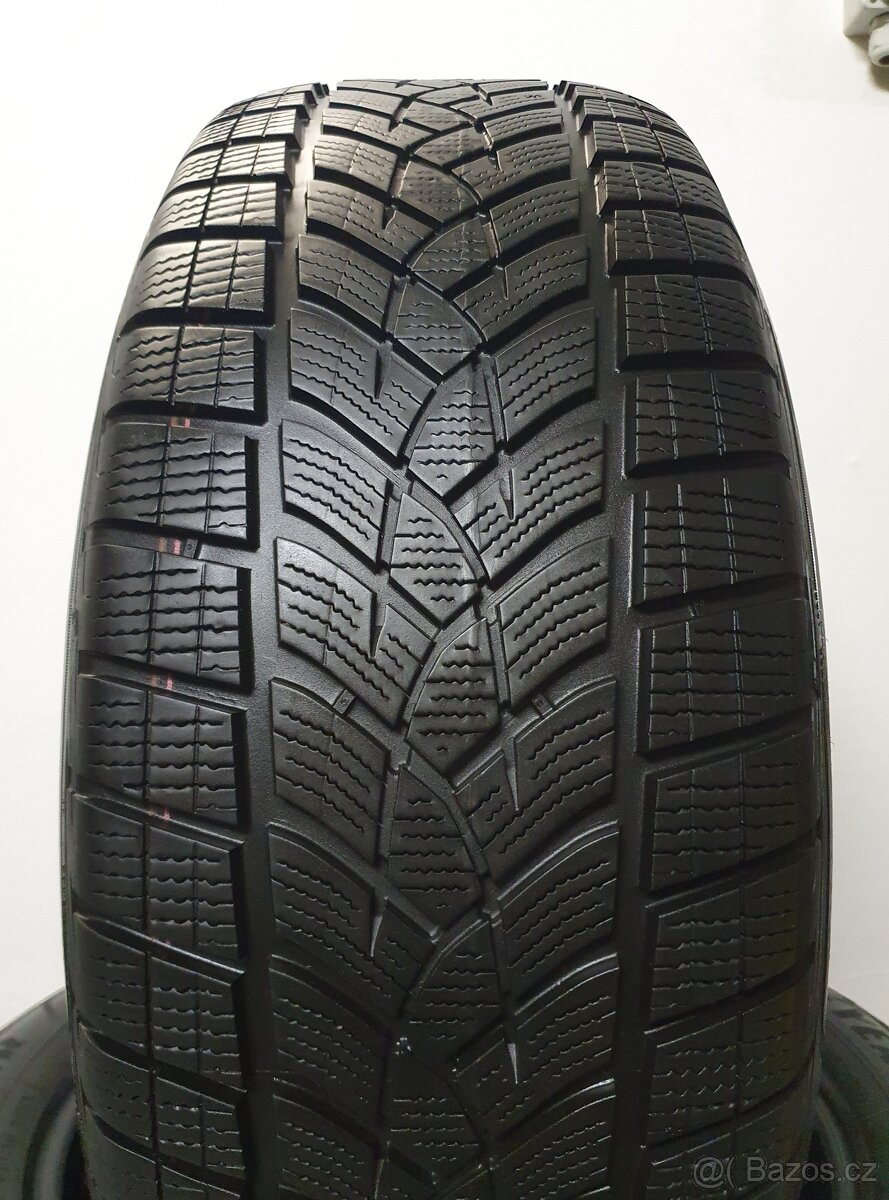 2x -- 235/55 R19 Zimní pneu Goodyear UltraGrip Perf + SUV -- - 5