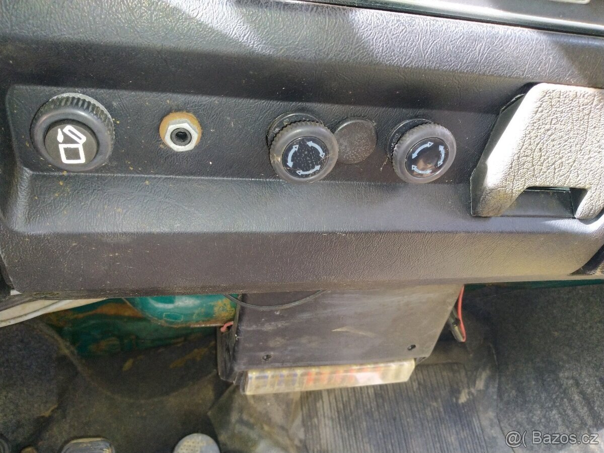 Prodám nekompletní VW Brouk 1303 - 5